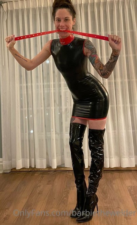 Обнаженная фотография утечки OnlyFans от Barbiethewelder