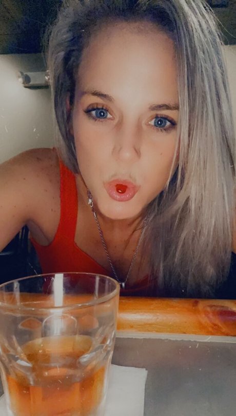 Alasti lekkinud OnlyFans-i pilt Sun0fsam