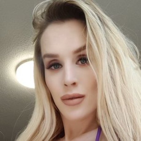 Naken lekkede OnlyFans-bilde av Roxy Cox