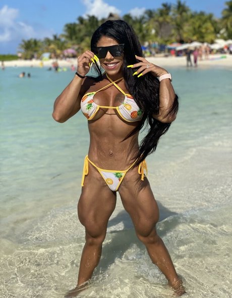 Alasti lekkinud OnlyFans-i pilt Yanet