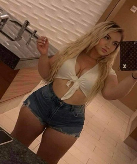 Nahá fotka uniklých OnlyFans od Kattykatt214