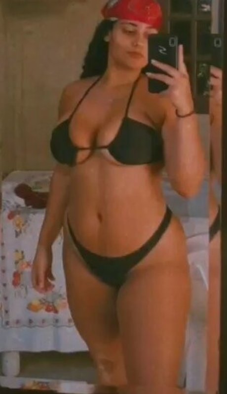 Naakte gelekte OnlyFans-foto van Milenaaa