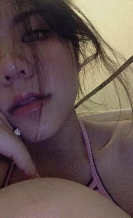 Nahá fotka uniklých OnlyFans od Suniebae