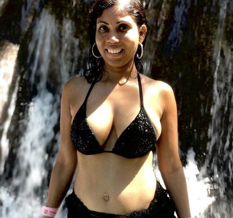 Naken lekkede OnlyFans-bilde av Rayoflightchick