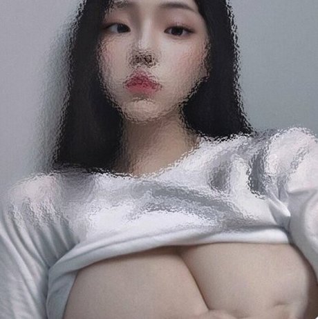 Naken lekkede OnlyFans-bilde av Laimicute