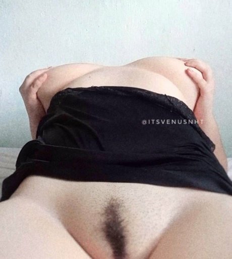 Naakte gelekte OnlyFans-foto van Gi Martin