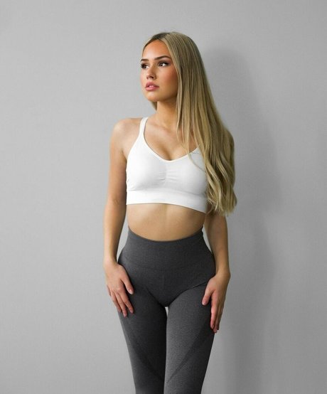 Alasti lekkinud OnlyFans-i pilt Lifewithaliina