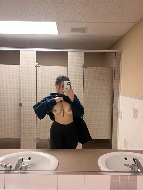 Sheisbusty naked leaks OnlyFans pic