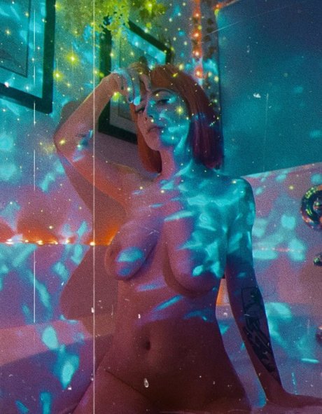 Foto di nudo di fuga di OnlyFans di Lauren Van Lom