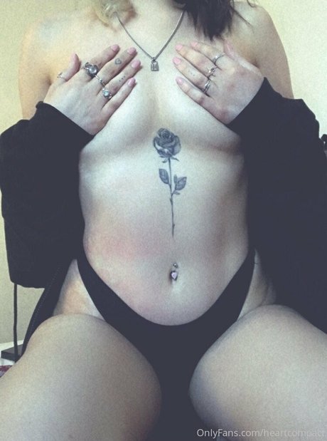 Обнаженная фотография утечки OnlyFans от Heartcompact