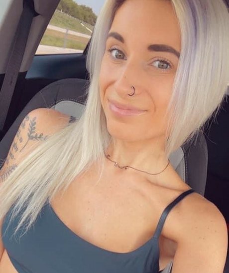 Emilyrenee94 OnlyFans泄露裸照