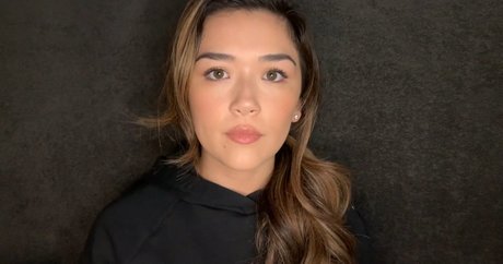 Обнаженная фотография утечки OnlyFans от Talksasmr