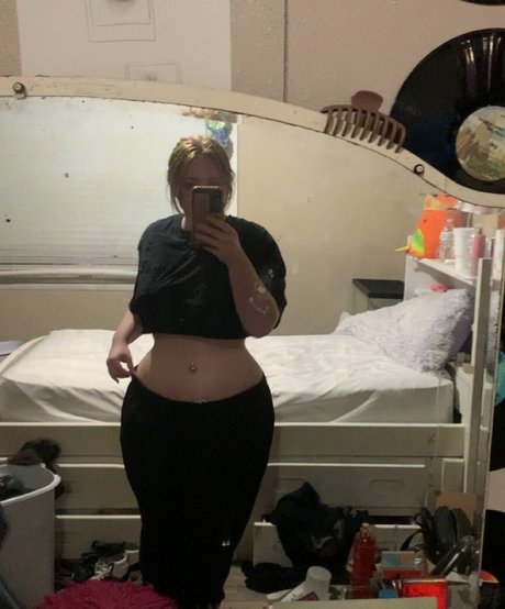 Nacktes geleaktes OnlyFans-Foto von Yourstrulysav1