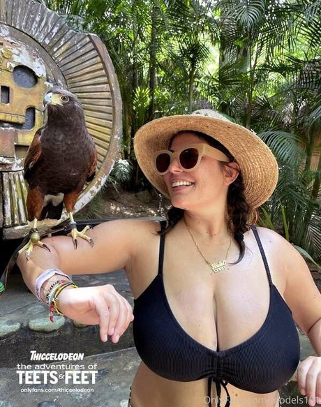 Обнаженная фотография утечки OnlyFans от Thiccelodeon