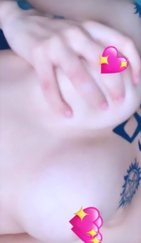 Alasti lekkinud OnlyFans-i pilt Coraline666