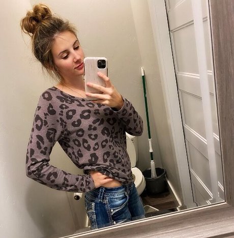 Naakte gelekte OnlyFans-foto van Meghan Callantine