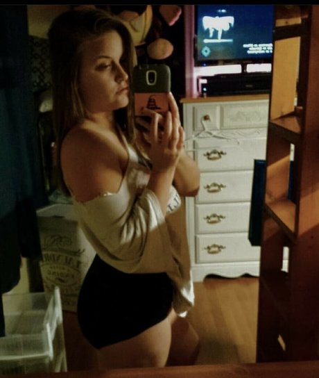 Обнаженная фотография утечки OnlyFans от Tnbaecker