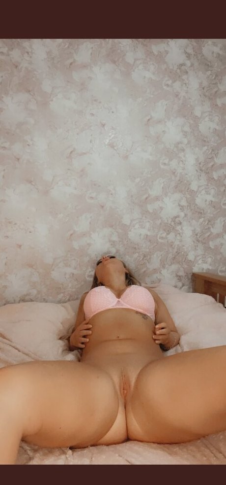 Naken läckt OnlyFans-bild av Caitncurves