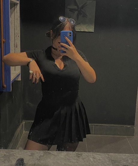 Alasti lekkinud OnlyFans-i pilt Nilxvan