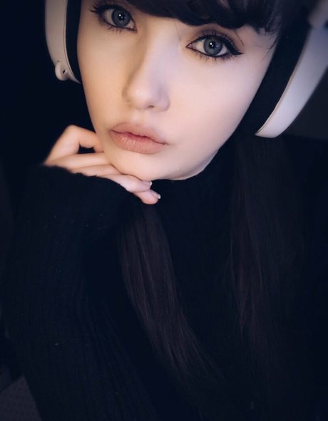 Naken lekkede OnlyFans-bilde av Pixievalkyrie