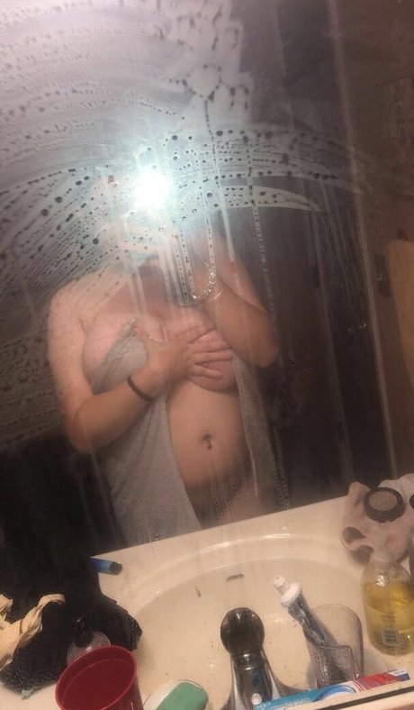 Foto desnuda filtrada de OnlyFans de Shayla Ceccardi