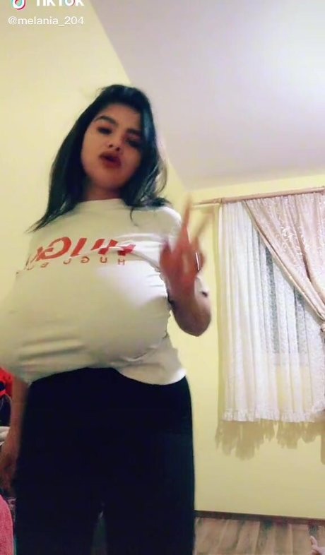 Foto di nudo di fuga di OnlyFans di Melannia