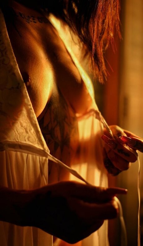 Обнаженная фотография утечки OnlyFans от Rayanenas