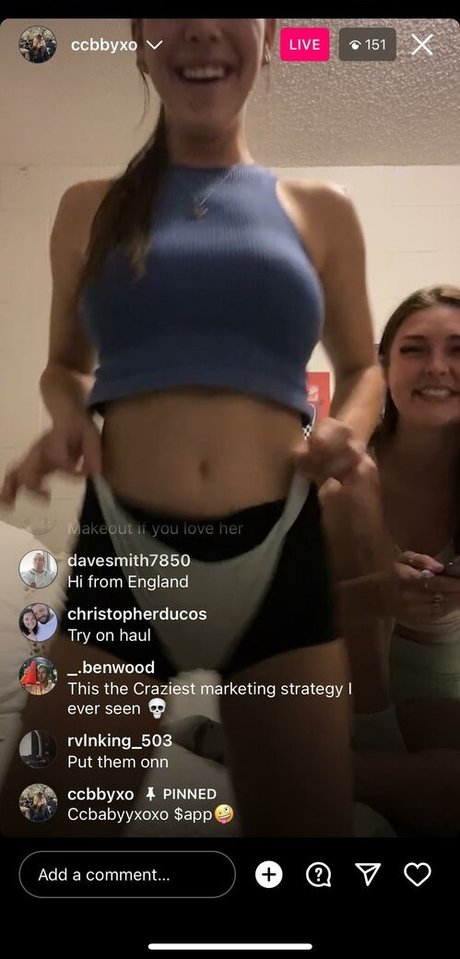 Naken lekkede OnlyFans-bilde av Brooke Ccbbyxo