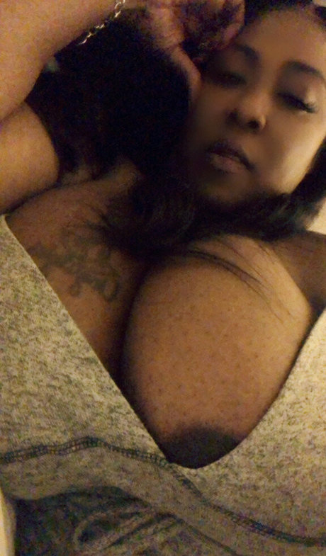 Alasti lekkinud OnlyFans-i pilt Dopelikemspope