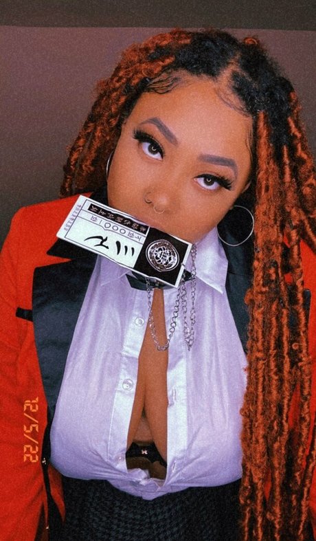 Foto desnuda filtrada de OnlyFans de Queeen Savage