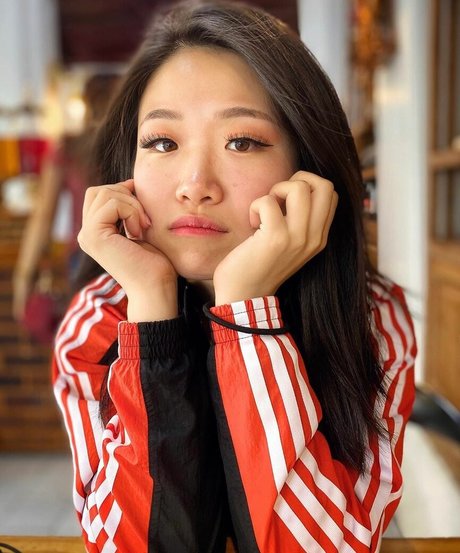 Alasti lekkinud OnlyFans-i pilt Bawnsai