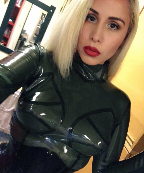 OnlyFans-model Sophialarou