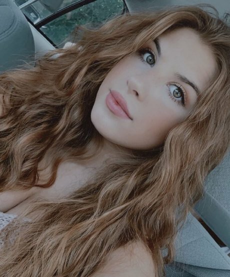 Naken lekkede OnlyFans-bilde av Samantha Vicha