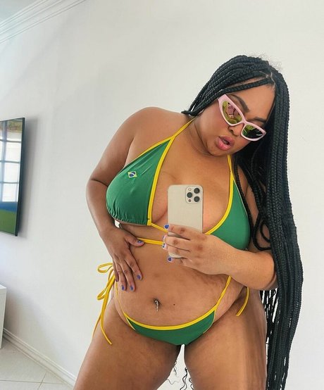 Naken lekkede OnlyFans-bilde av Rizia Cerqueira