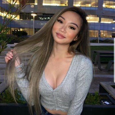 Naken lekkede OnlyFans-bilde av Carmen