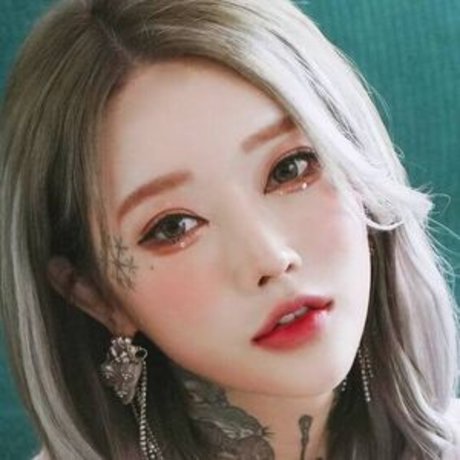 Alasti lekkinud OnlyFans-i pilt Yoko