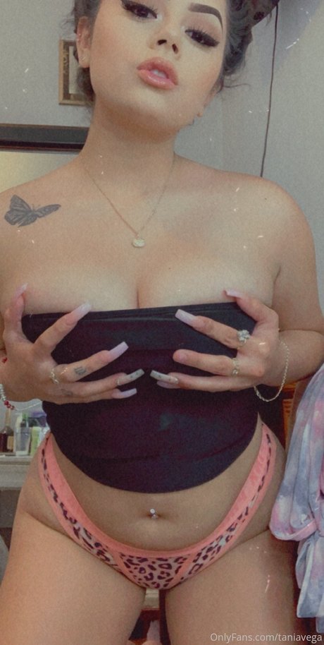 Naken lekkede OnlyFans-bilde av Taniavega