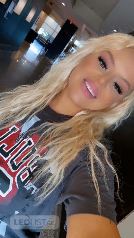 Обнаженная фотография утечки OnlyFans от Lenabrinks