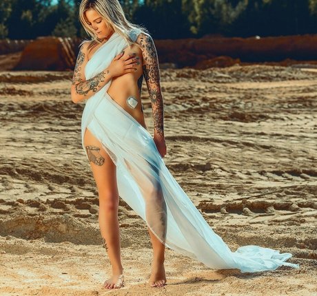 Photo nue de fuite OnlyFans de Frau Box