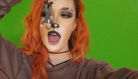 Naken lekkede OnlyFans-bilde av Scarlettvera