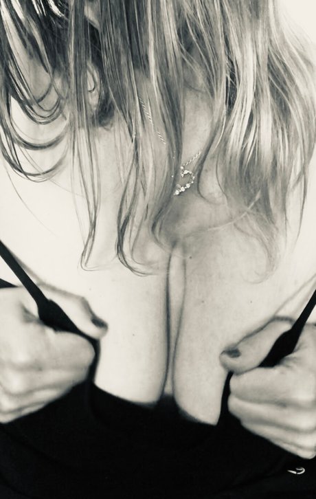 Nahá fotka uniklých OnlyFans od Kisha