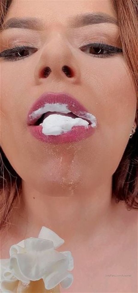 Alasti lekkinud OnlyFans-i pilt Lusxcious Mel