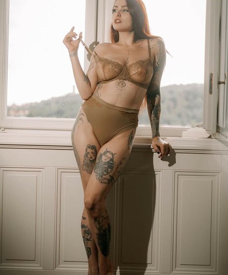 Alasti lekkinud OnlyFans-i pilt Mallgharethif