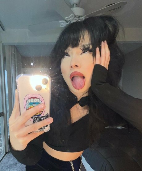 Naakte gelekte OnlyFans-foto van Misotrill