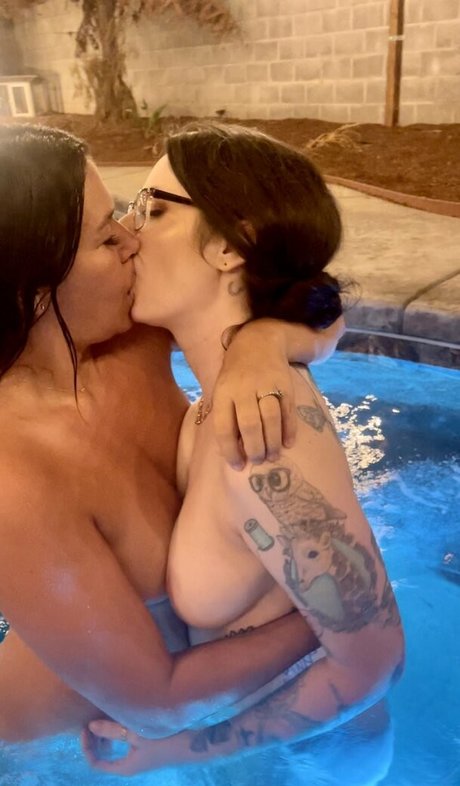 Nahá fotka uniklých OnlyFans od Clarke Styles