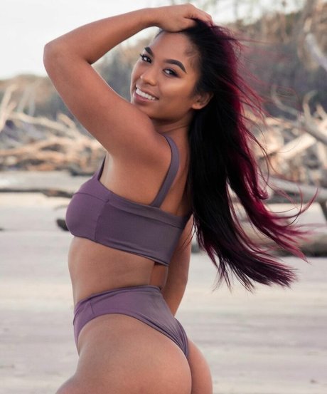 Naken lekkede OnlyFans-bilde av Valerie Gerardo