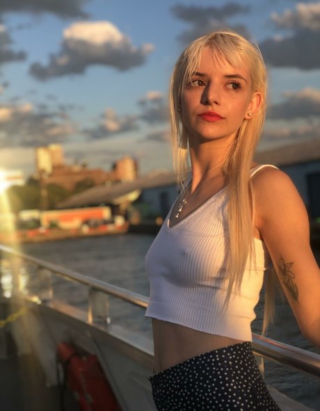 Alasti lekkinud OnlyFans-i pilt Catsandkittens456