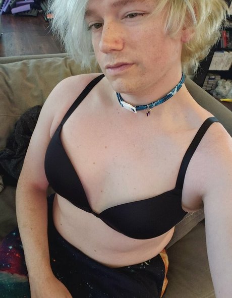 Nacktes geleaktes OnlyFans-Foto von Carbonkitt