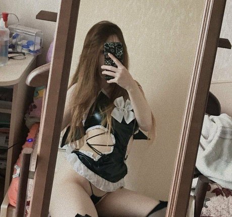 Alasti lekkinud OnlyFans-i pilt Lisasweetbi