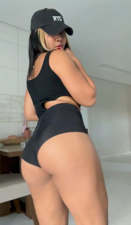 Alasti lekkinud OnlyFans-i pilt Gabyhotwife